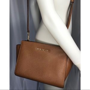Michael Kors Brown Selma Messenger Bag; Size Medium